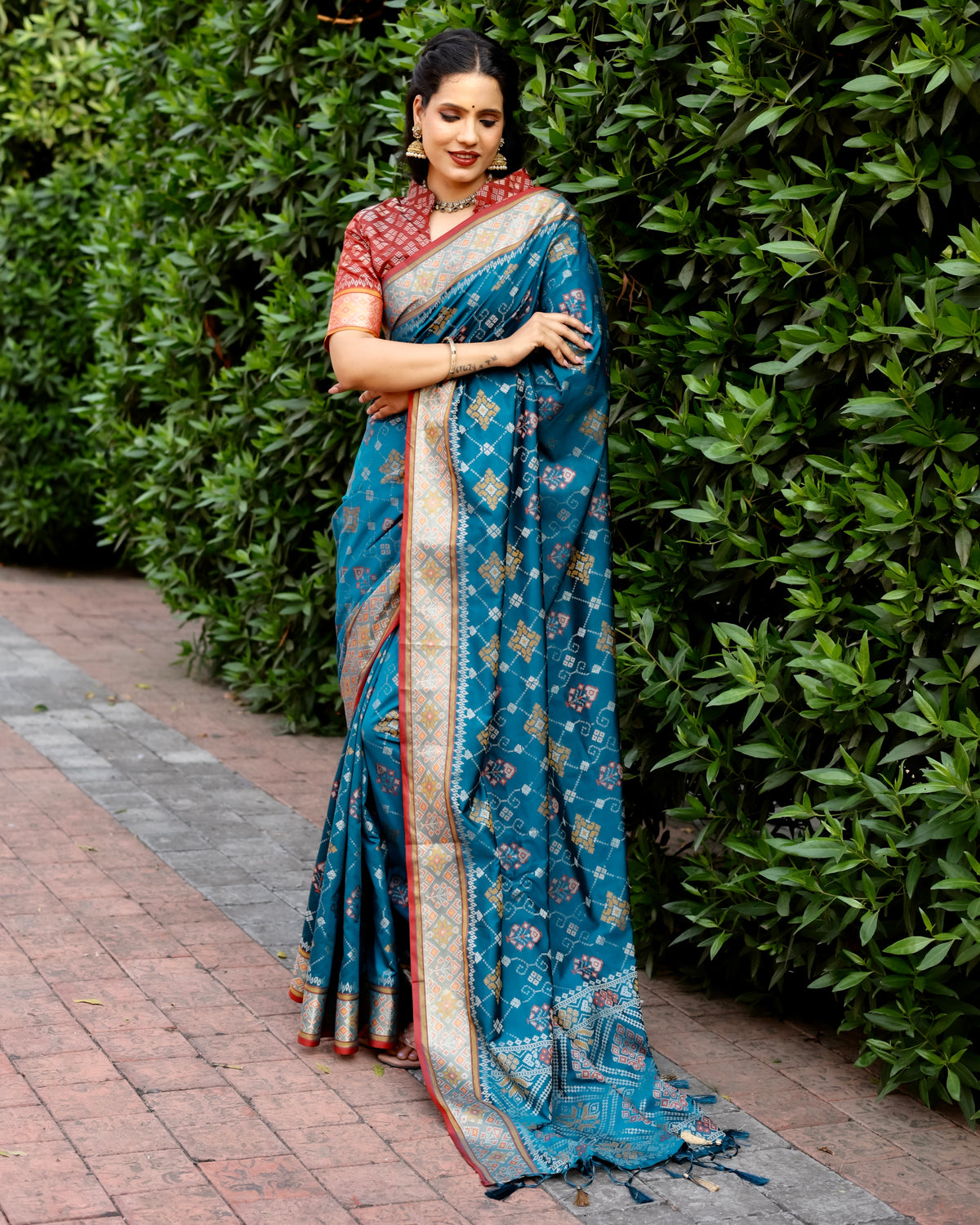 SAPPHIRE BLUE PURE HANDLOOM SILK IKKAT PATOLA SAREE