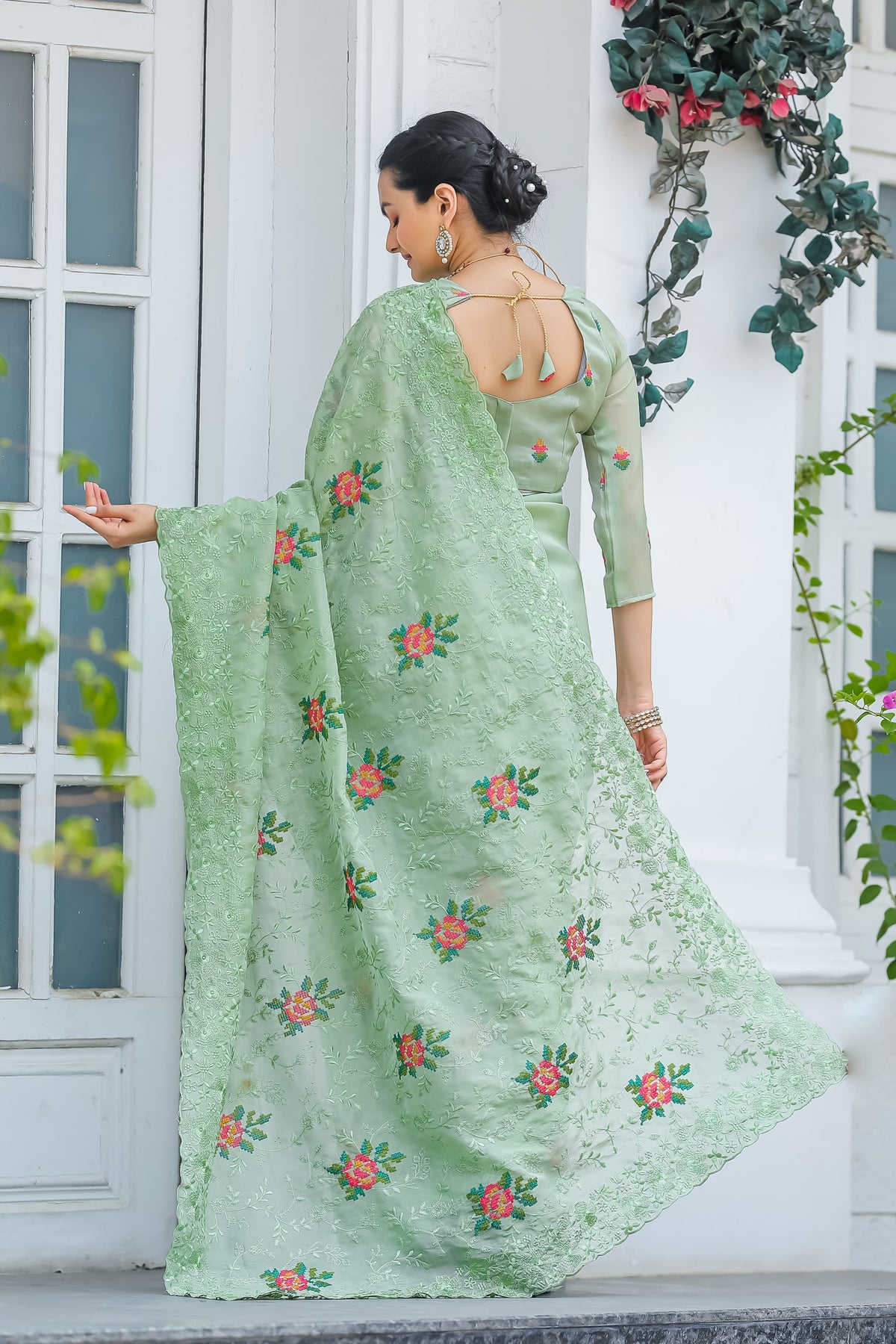 Chiffon Saree With Exclusive Embroidry And Cutwork