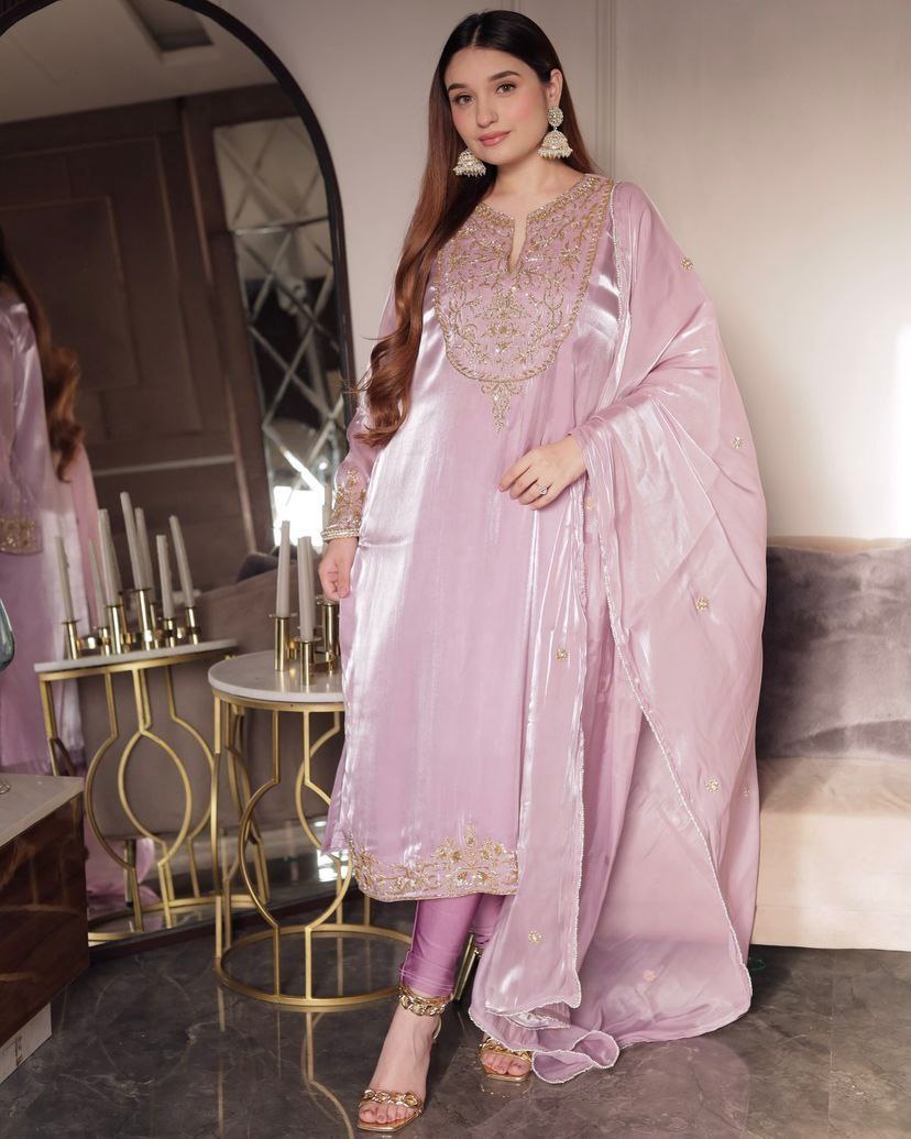 Pakistani Kurti Pant and Dupatta Set